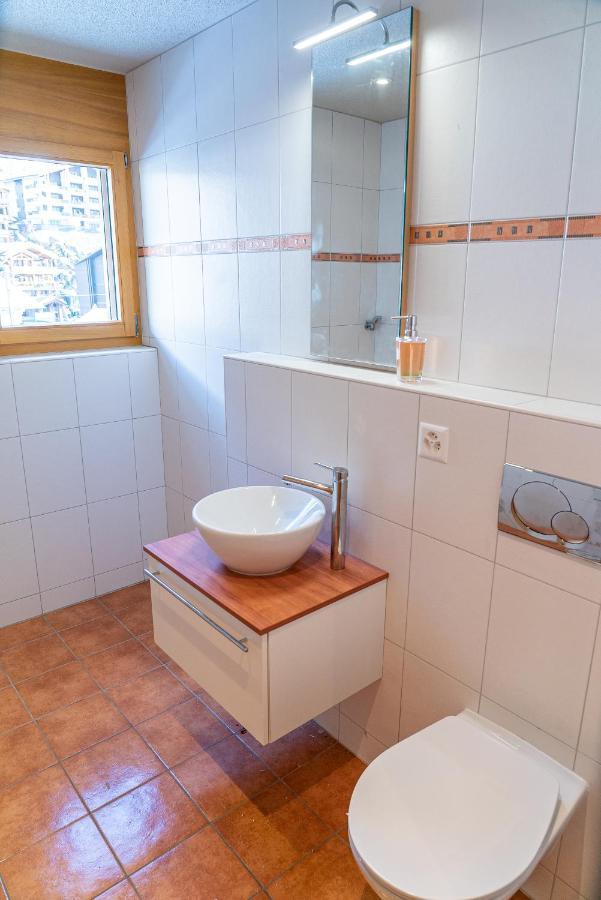 Vrony Apartments By Hotel Walliserhof Zermatt Bagian luar foto