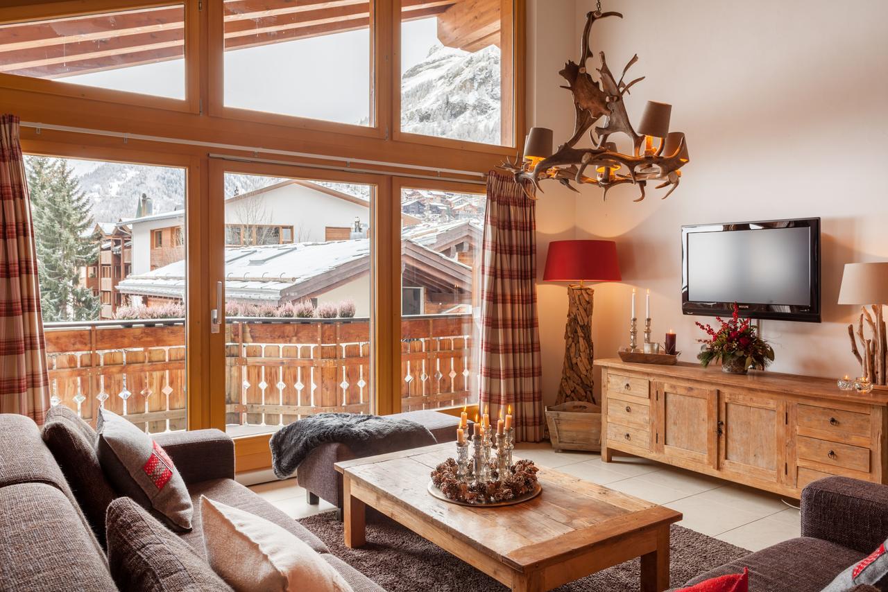 Vrony Apartments By Hotel Walliserhof Zermatt Bagian luar foto